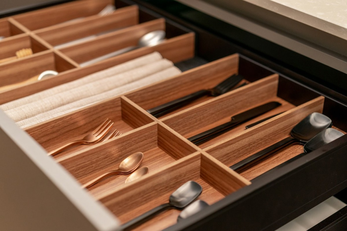 Drawer Peg System, 16 Piece